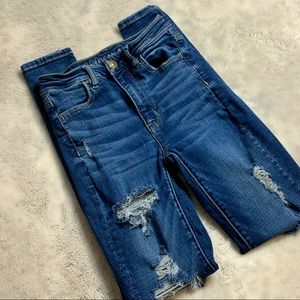 🌸 AEO American eagle Super High Rise Jegging Dark Washed Distressed
